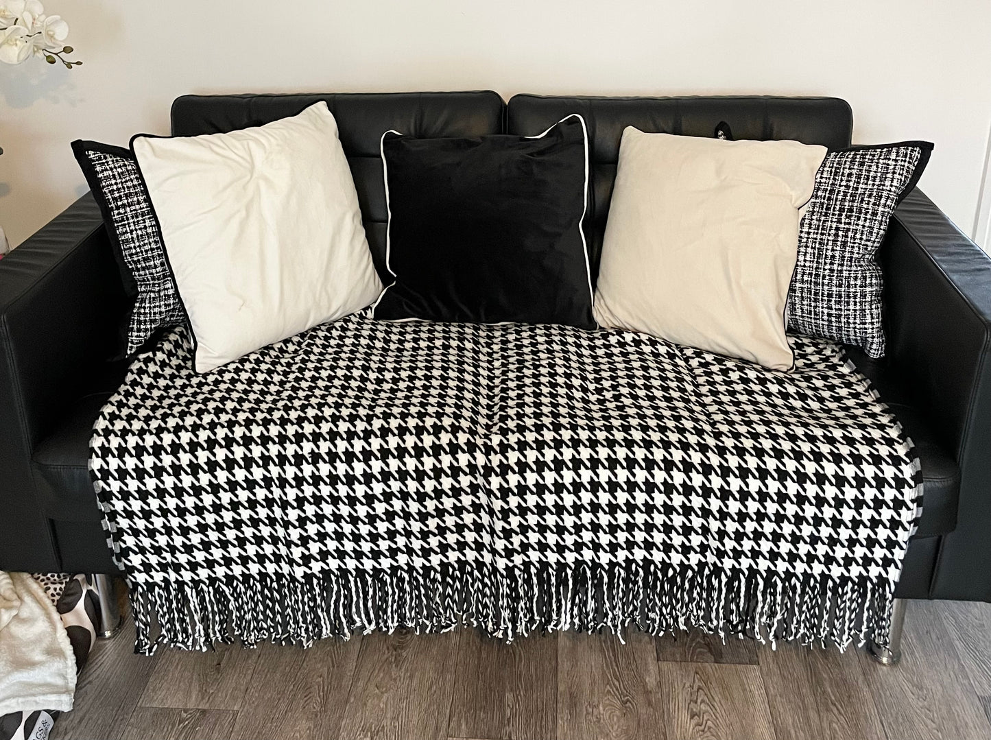 The Cambon Large Dogtooth Woven Fringed Throw