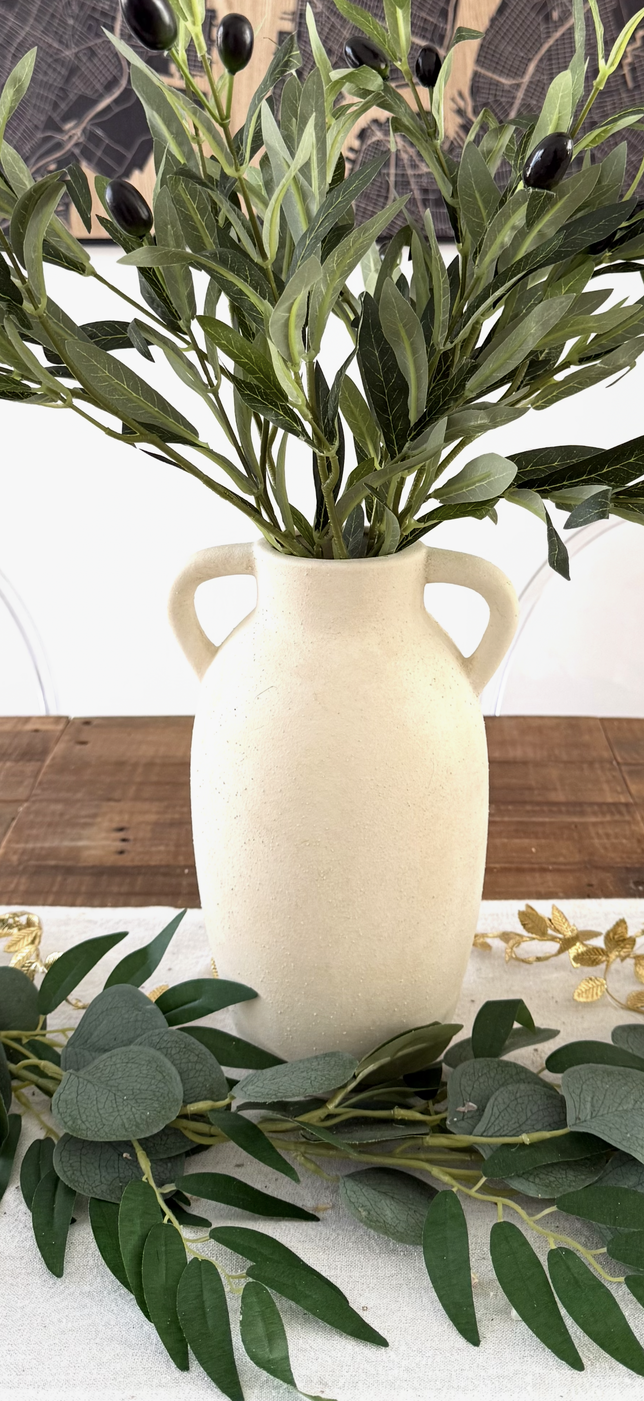 The Kelafino Off White Ceramic Vase
