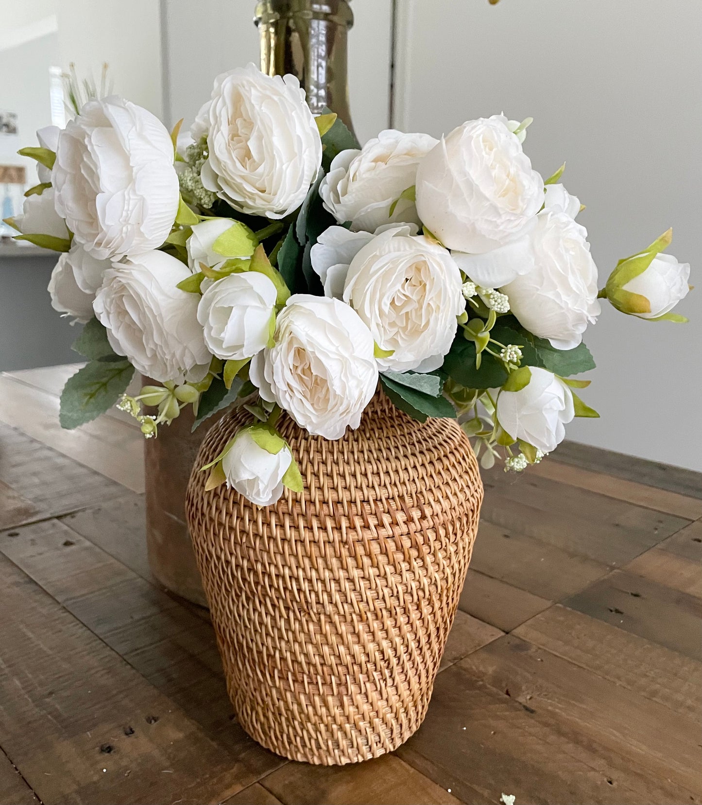 The Cacharel Artificial White Rose Bouquet