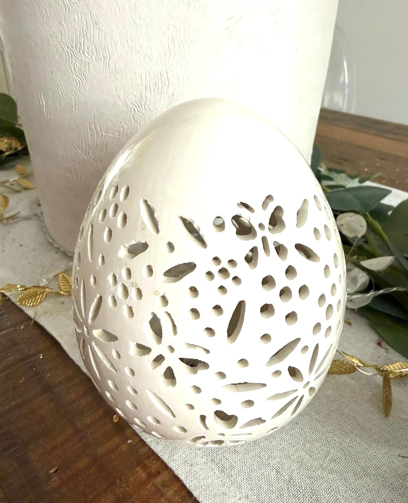 New White Ceramic LED Light Up Egg